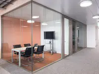 Doppelverglaste Ganzglaswand mit transparenter Ecklösung für Besprechungs- und Konferenzräume